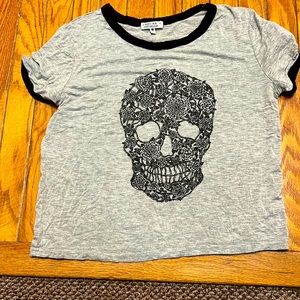 Messy Bun Just Chillin skull shirt size Large
